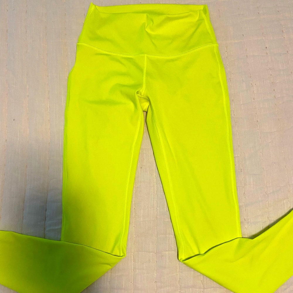 Wunder Under high rise tight“28 Luxtreme NWOT